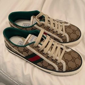 GUCCI TENNIS SHOES SNEAKERS BRAND NEW